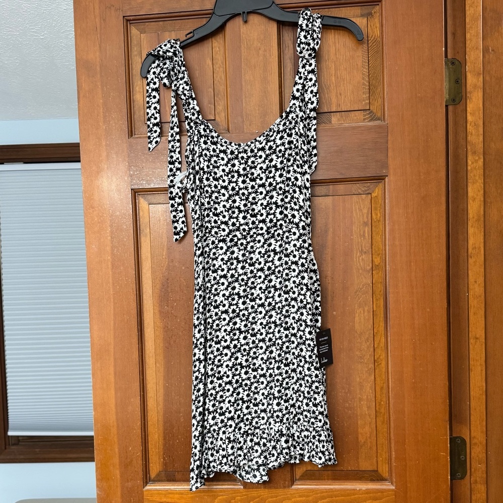 Lulus Floral Black and White Dress